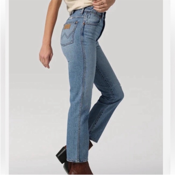 Wrangler 30 x 28 Jeans Wild West 603 High Rise Straight Blue distressed NWT - Picture 1 of 14